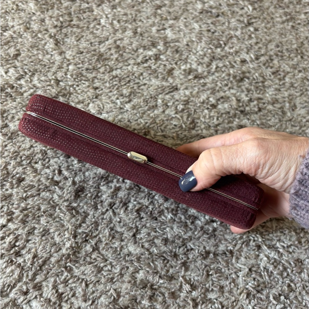 Elegant Burgundy Clutch - Picture 2 of 6